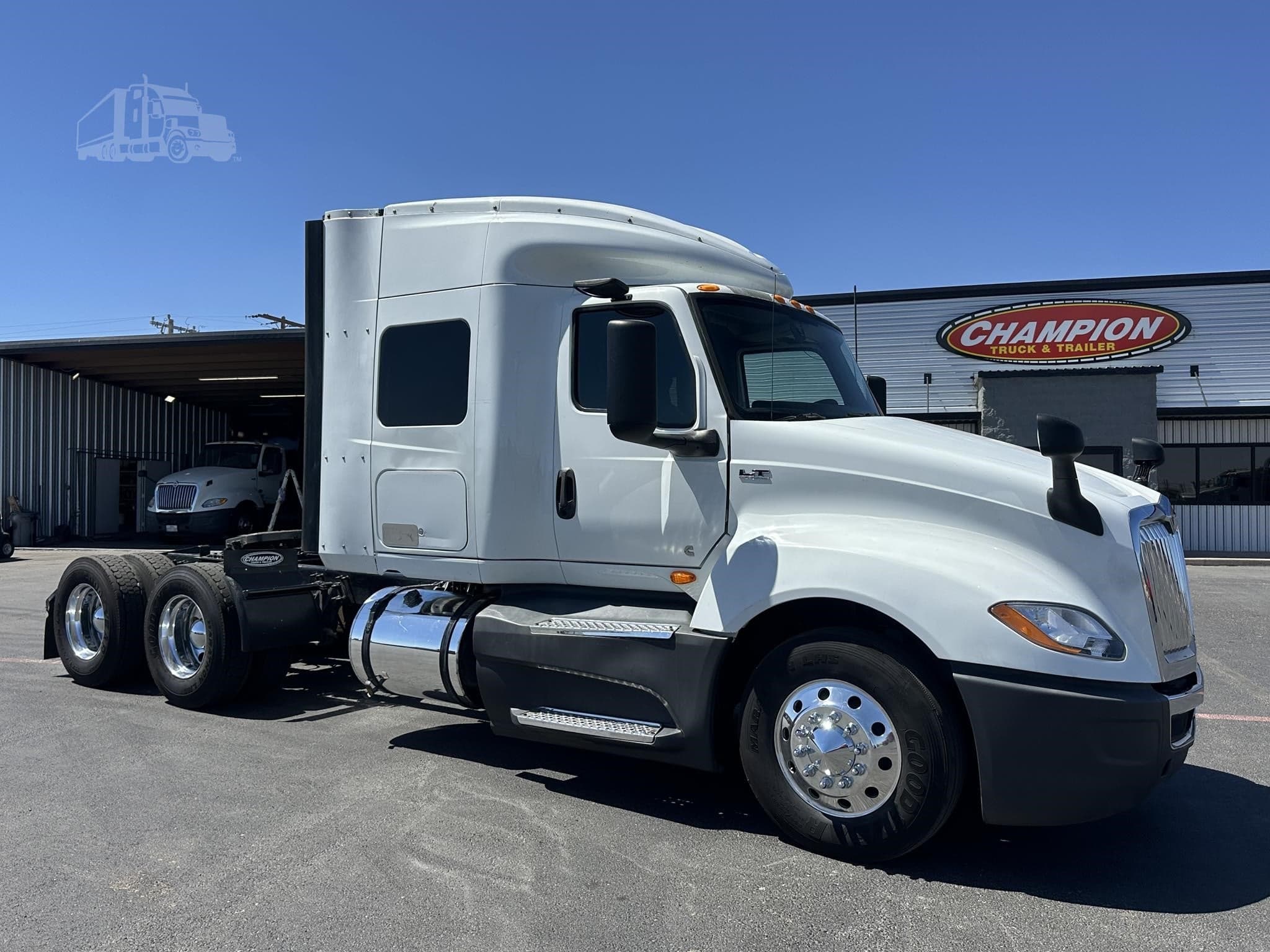 2018 International LT - Photo 1