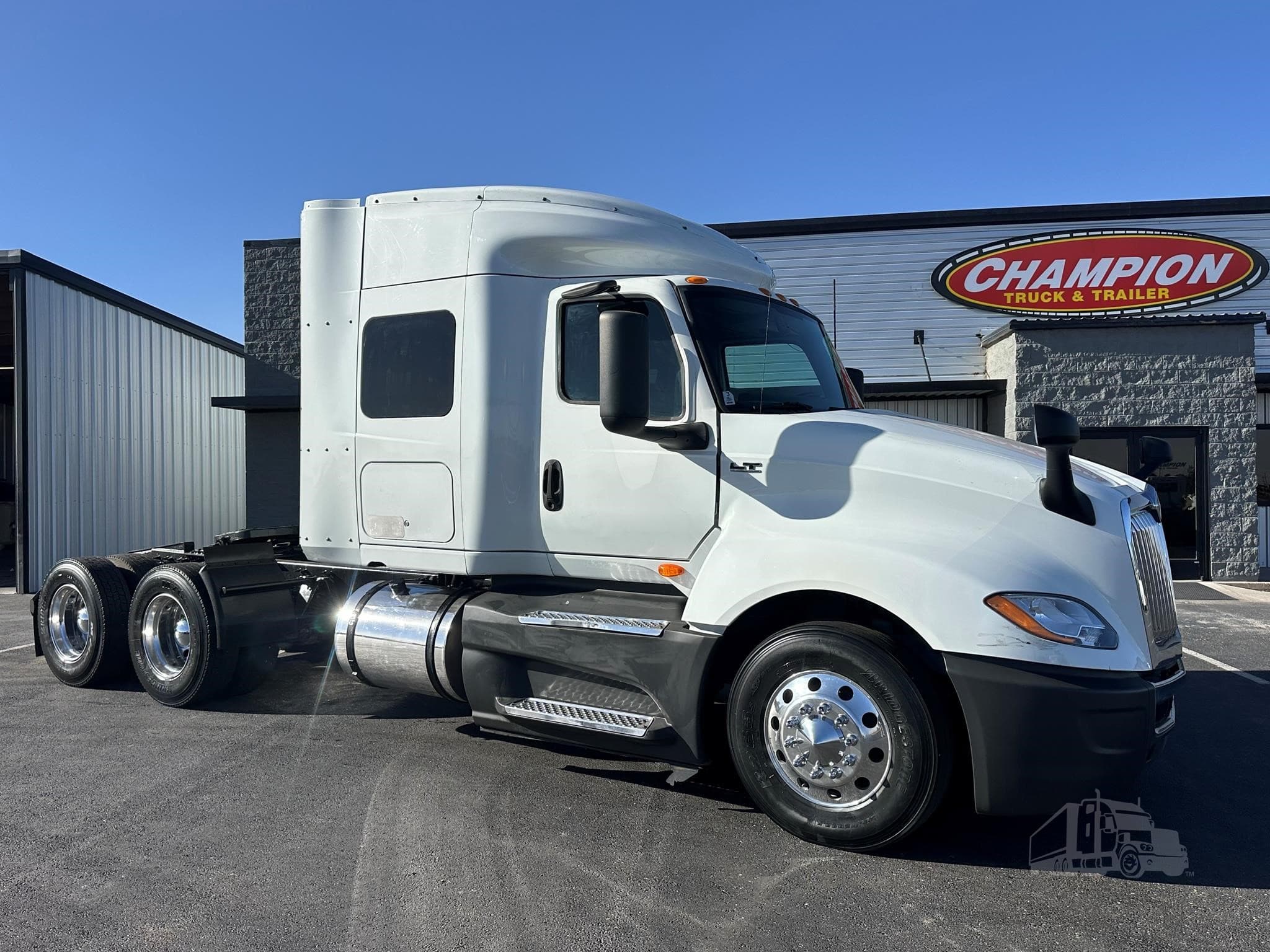 2018 International LT - Photo 1